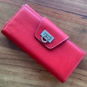 🌺 BOGO SALE 🌺 Salvatore Ferragamo red wallet